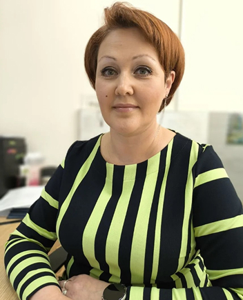 Фото специалиста по учебно-методической работе